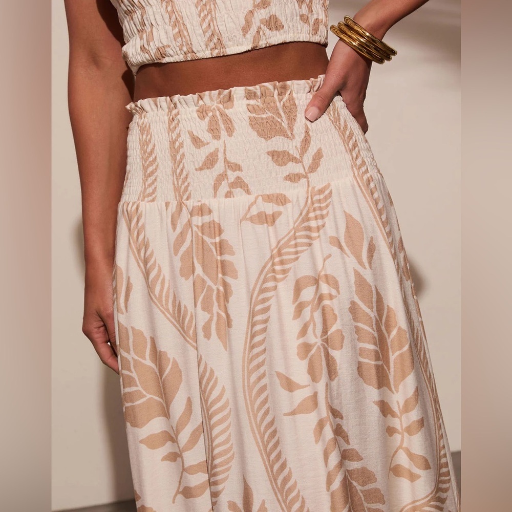 βοΈ VICI Collection Coastal Views Tropical Maxi Skirt Cream Beige Neutral Floral - Picture 4 of 15